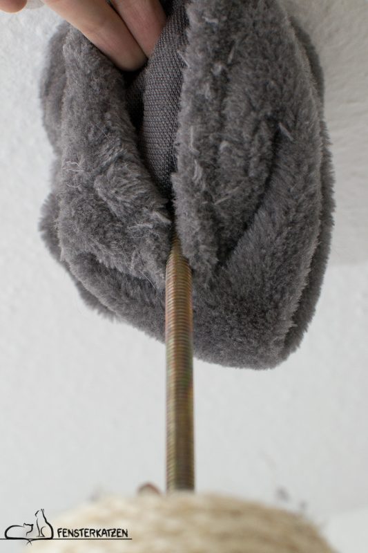Fensterkatzen_Getestet_Kratzbaum-Filou-Bontoy_Deckenspanner-1