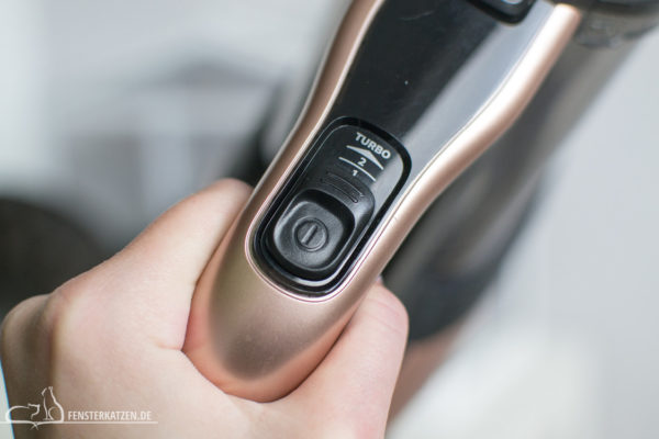 Fensterkatzen-Getestet-Akku-Staubsauger-SpeedPro-Max-Philips-Handstaubsauger-Stufen-Normal-Turbo