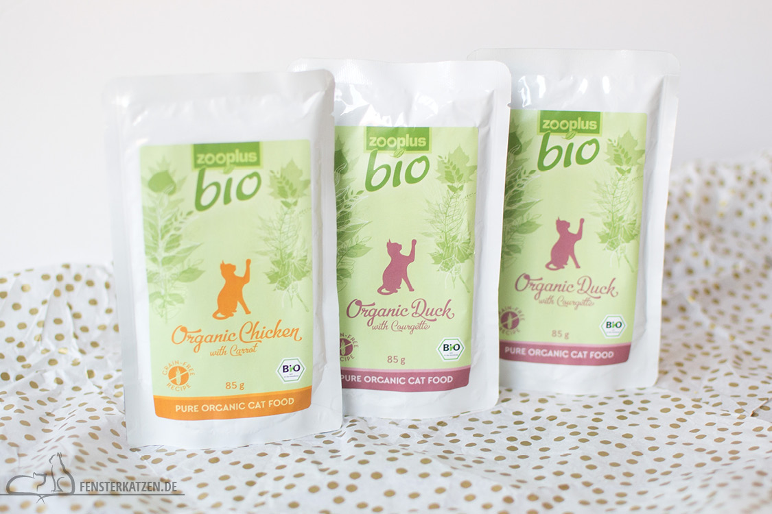 Fensterkatzen-Alltag-Tauschpaket-Blogkatzen-Zooplus-Bio-Katzenfutter