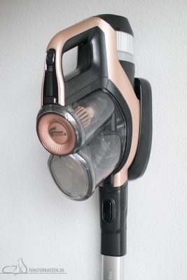 Fensterkatzen-Getestet-Akku-Staubsauger-SpeedPro-Max-Philips-Wandhalterung Fensterkatzen-Getestet-Akku-Staubsauger-SpeedPro-Max-Philips-Wandhalterung
